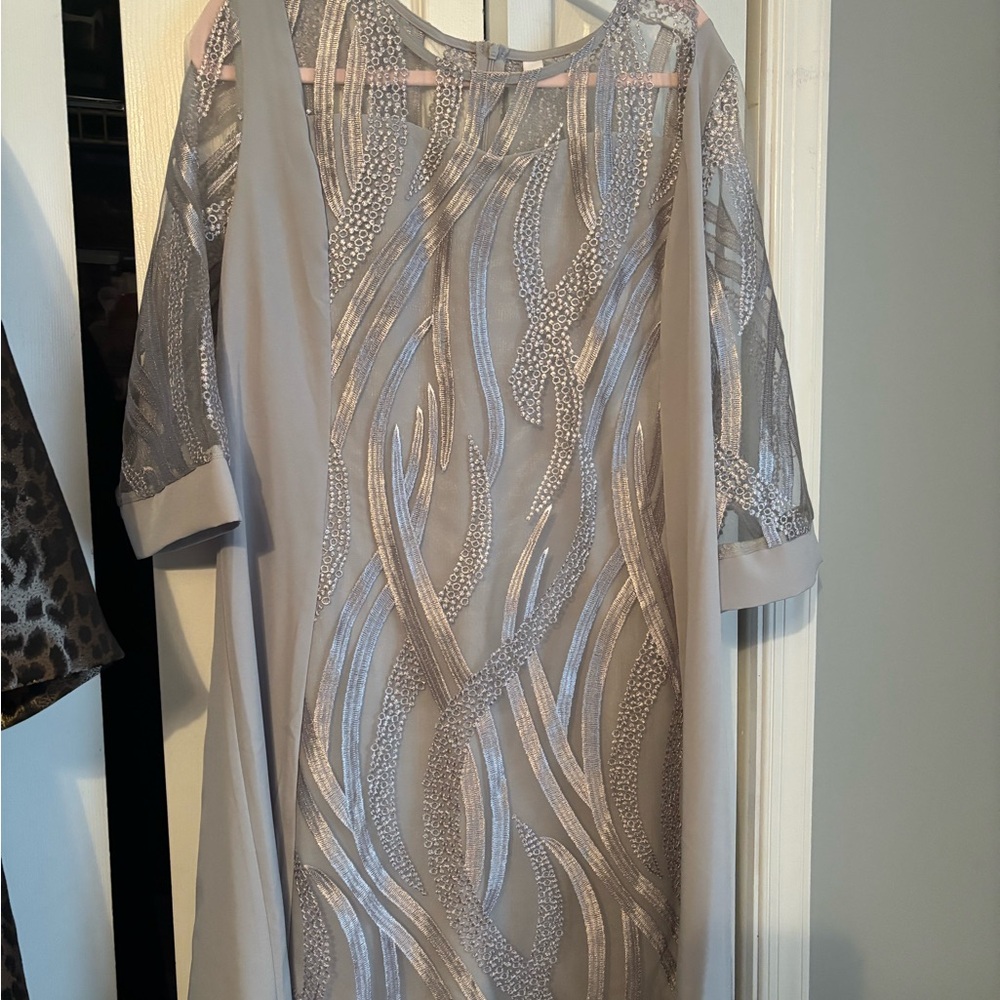 Elegant Gray Patterned Dress